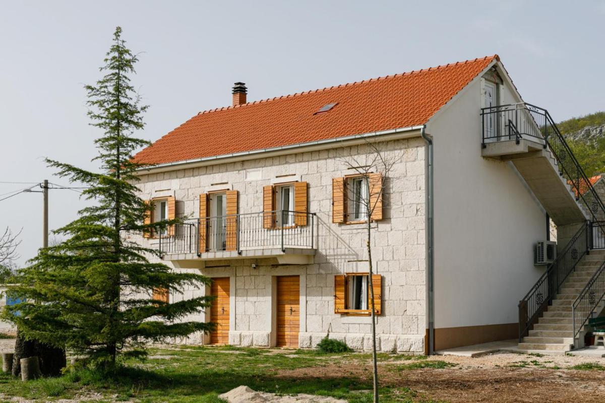 Villa Jozini Dvori Krstatice Exterior photo